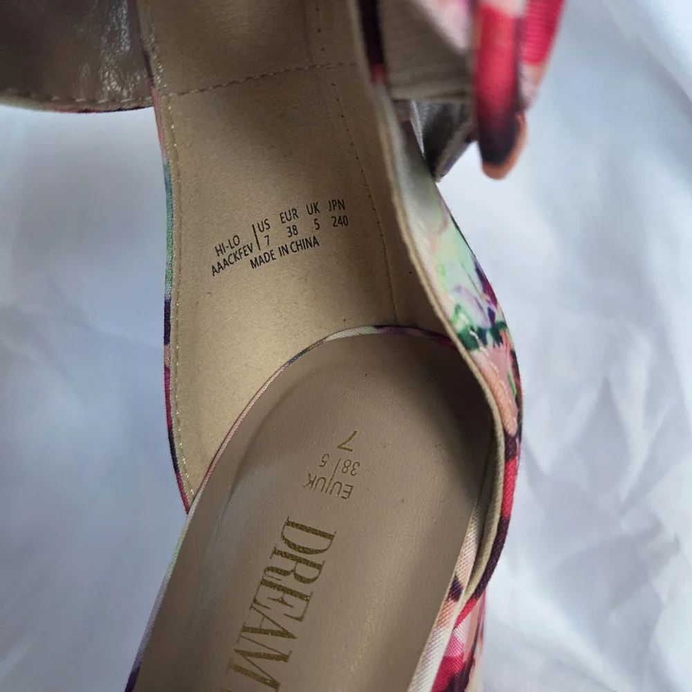 Women's Floral Platform Heels - Picture 12 of 16